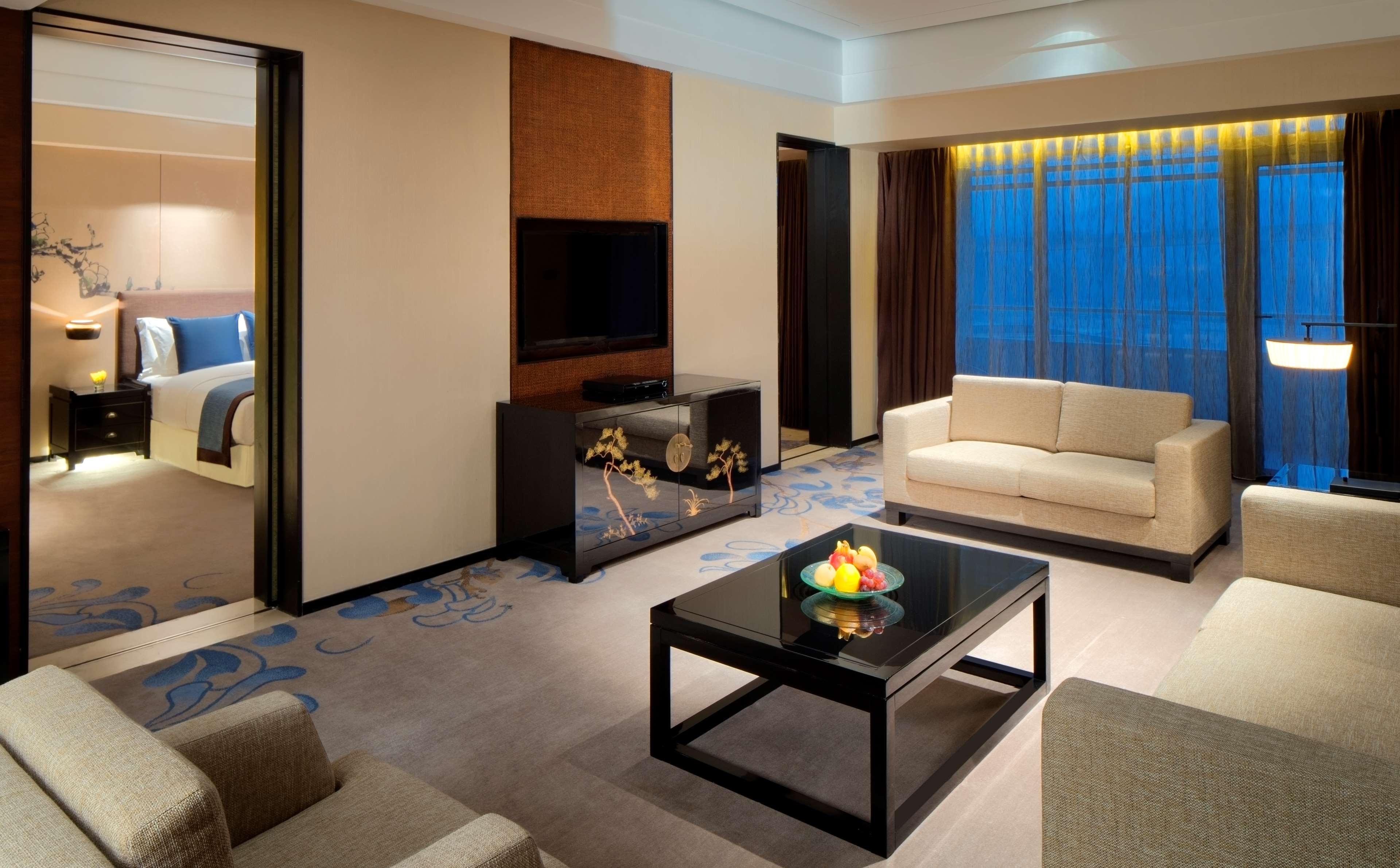 Chongqing Ronghui Grand Hotel Екстериор снимка