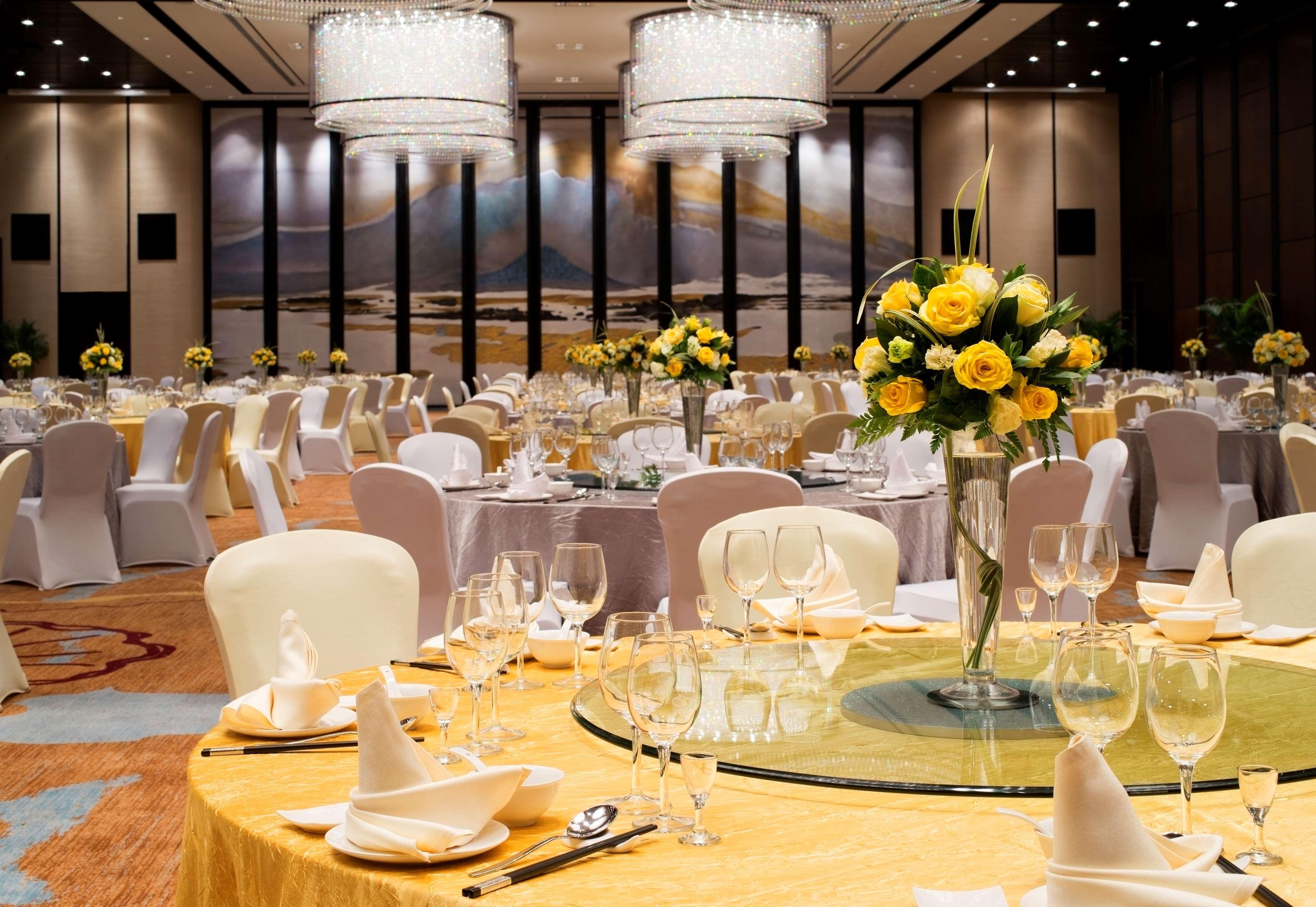 Chongqing Ronghui Grand Hotel Екстериор снимка