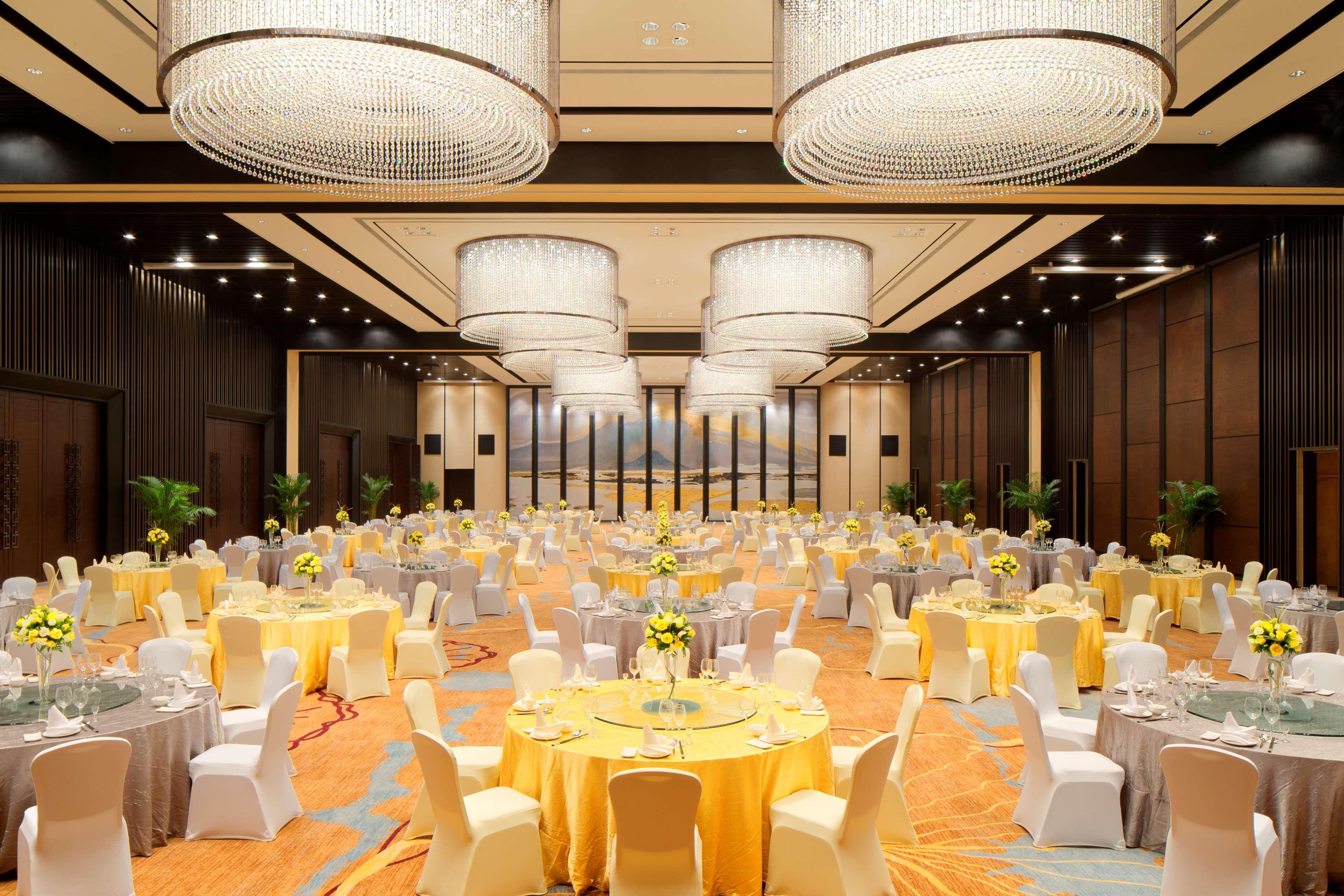 Chongqing Ronghui Grand Hotel Екстериор снимка