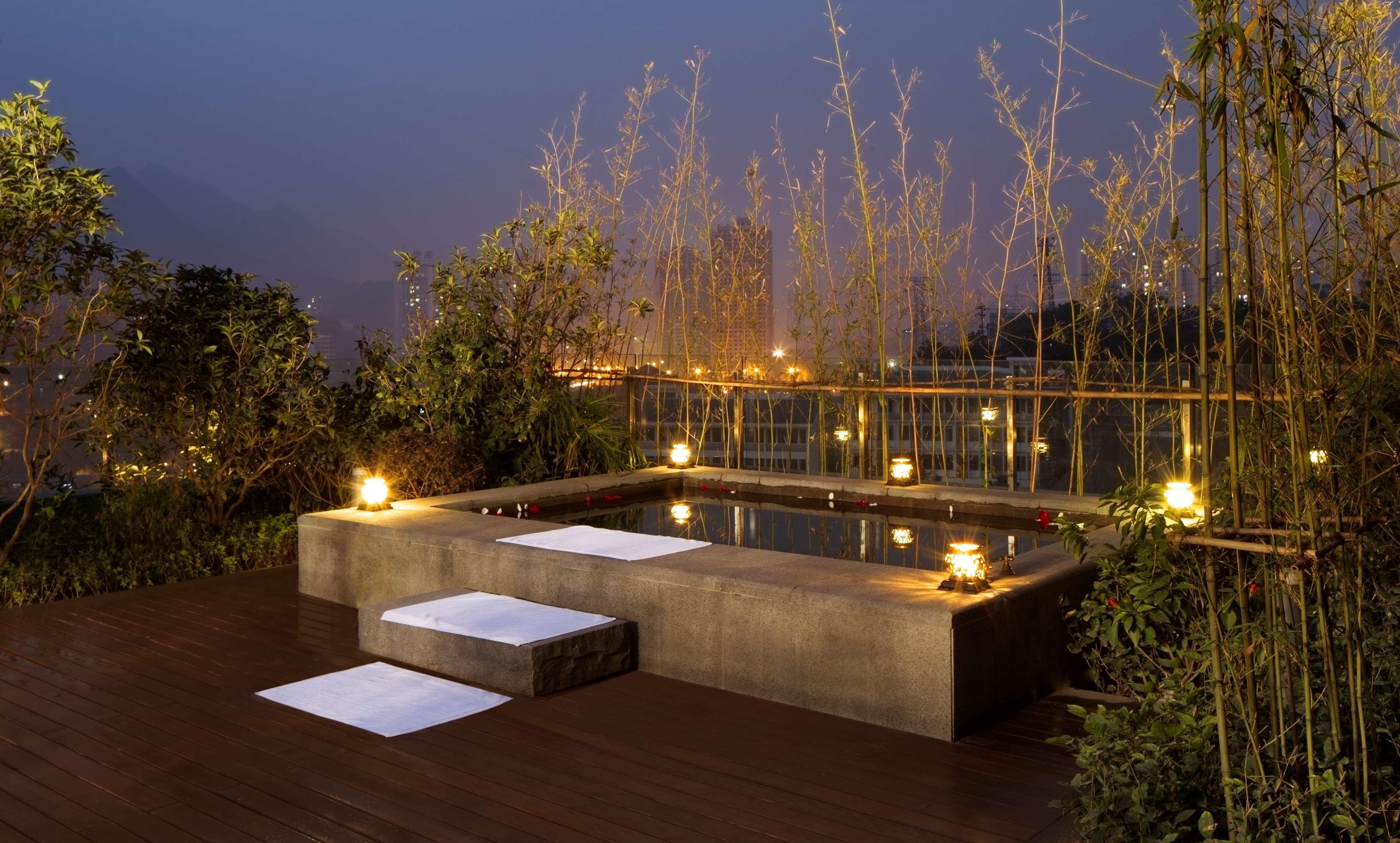 Chongqing Ronghui Grand Hotel Екстериор снимка