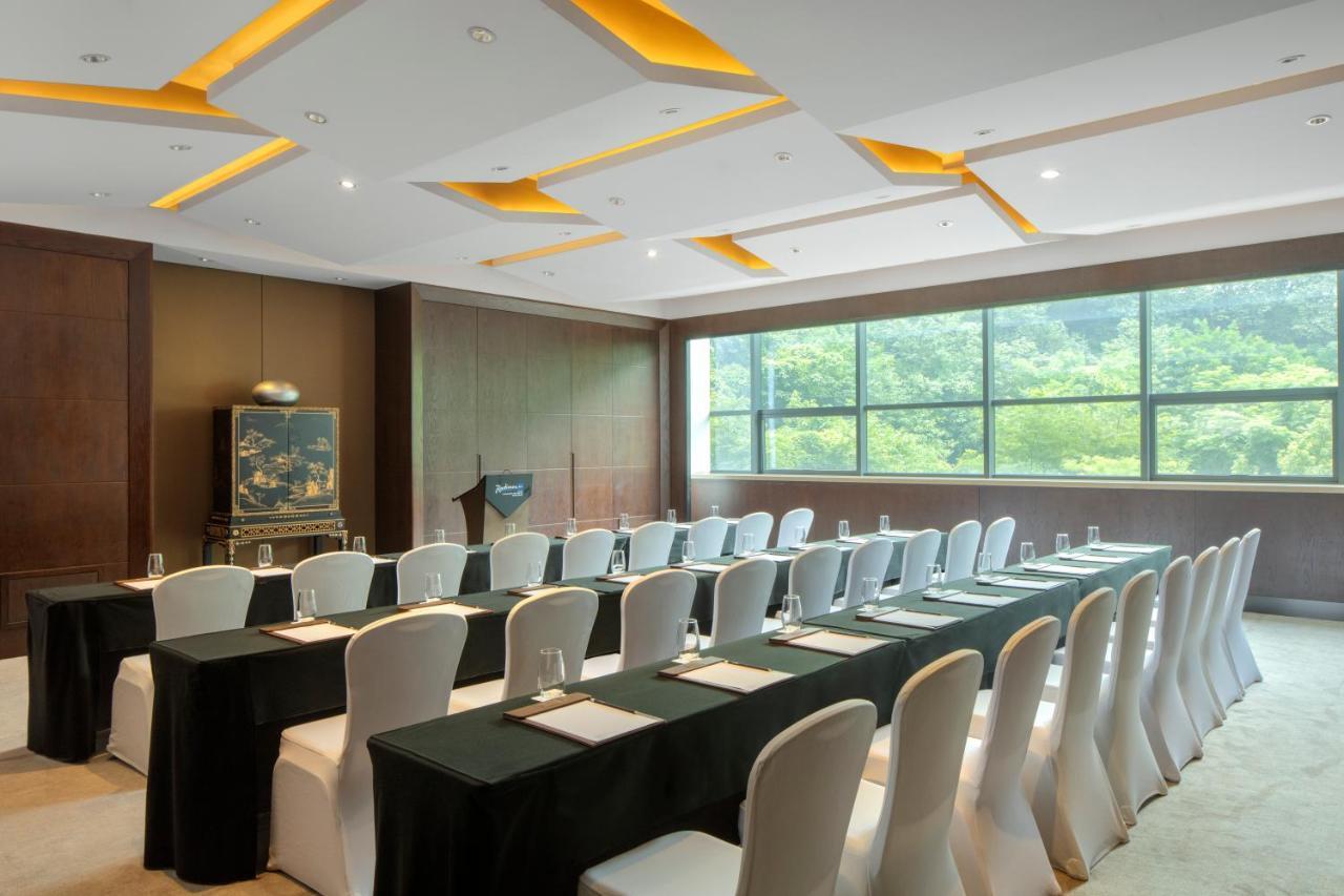 Chongqing Ronghui Grand Hotel Екстериор снимка